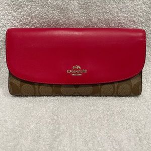 Coach wallet in excellent condition